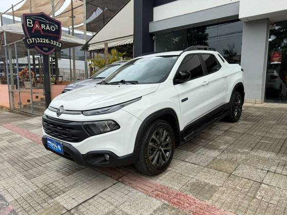 FIAT TORO 2.0 16V TURBO DIESEL ULTRA 4WD AT9 FIAT TORO 2.0 16V TURBO DIESEL ULTRA 4WD AT9